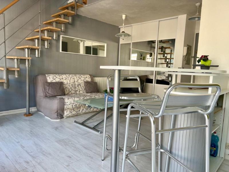 Joli Et Spacieux Studio Avec Garage Au Bord De Mer Fréjus エクステリア 写真